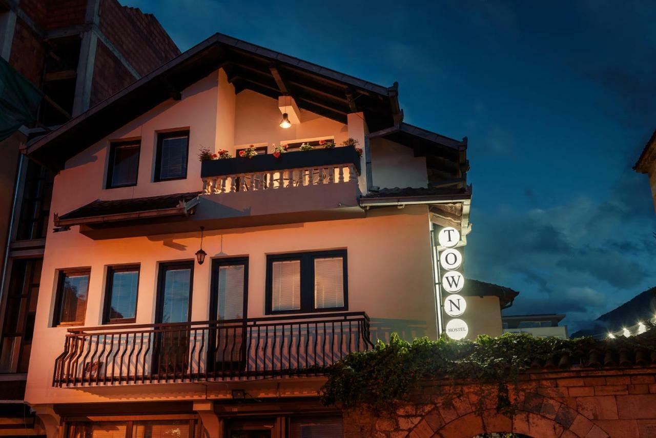 Town Hostel Peć Exterior foto